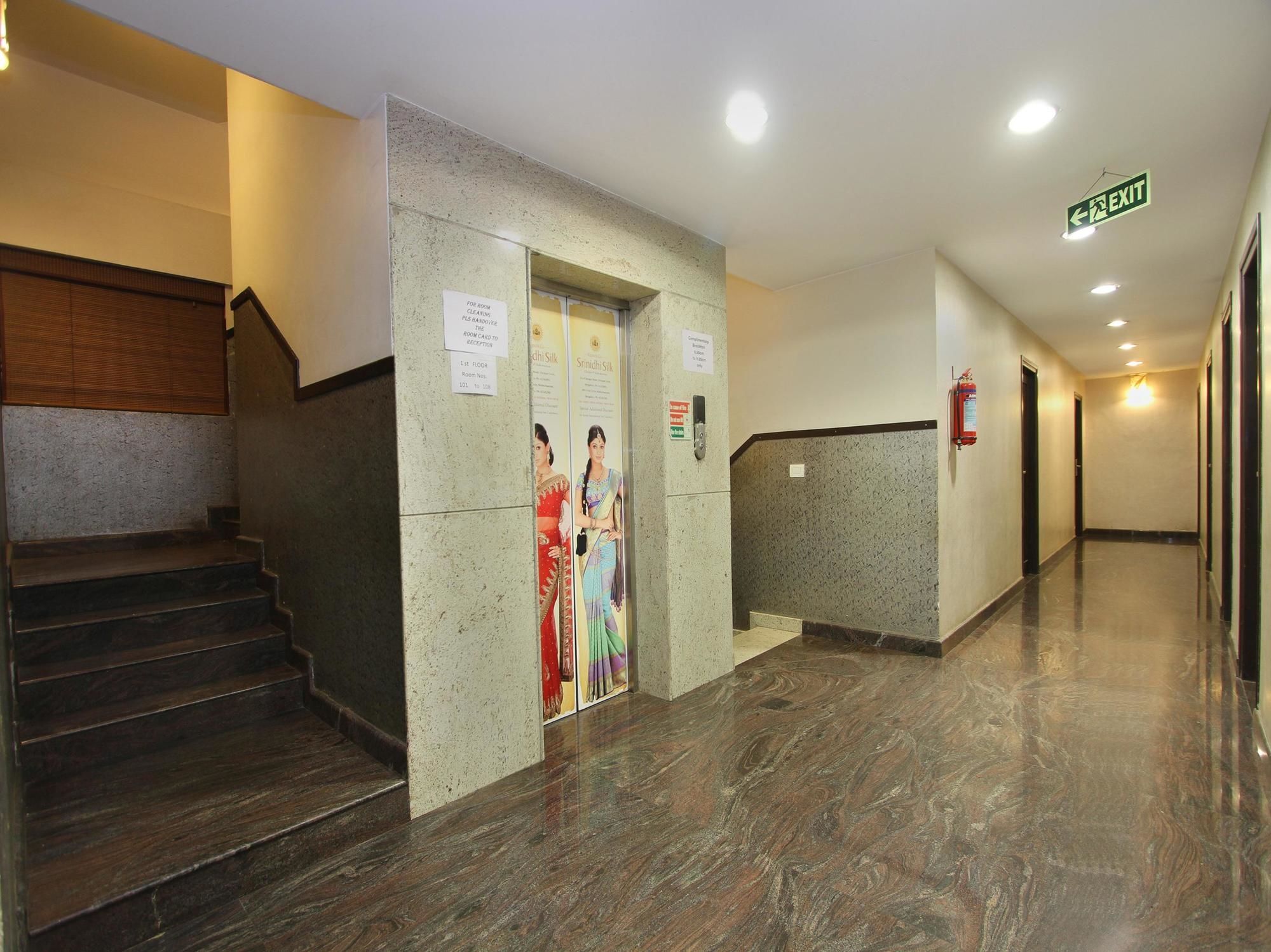 Oyo 435 Hotel Amshi International Bangalore Eksteriør bilde