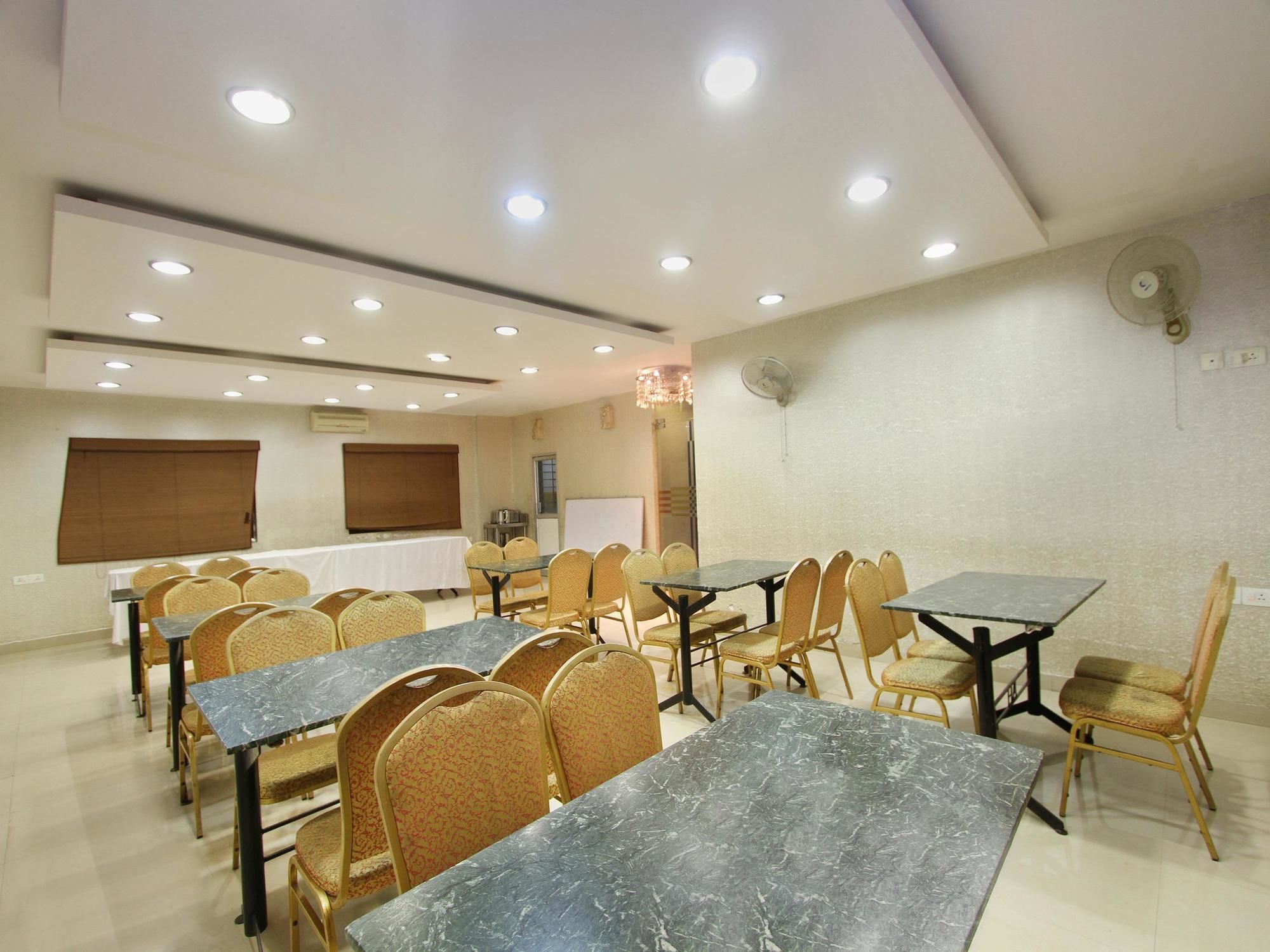 Oyo 435 Hotel Amshi International Bangalore Eksteriør bilde
